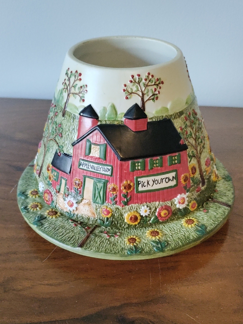 Yankee Candle Apple Valley Farm Large Shade With Plate Tray